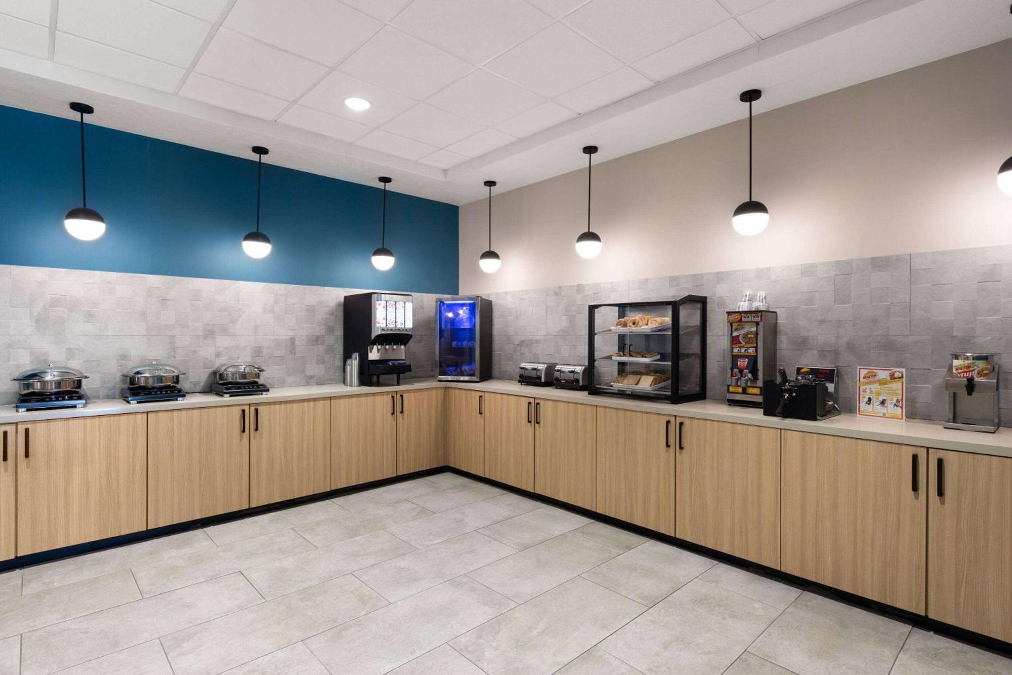 Wingate By Wyndham Kingman Hotel Екстериор снимка
